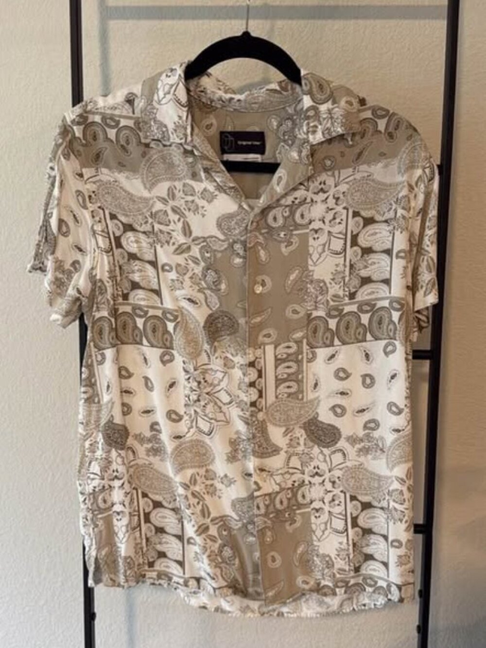 Original Use Neutral Paisley Button Up Shirt – Men’s Small - Picture 3 of 4